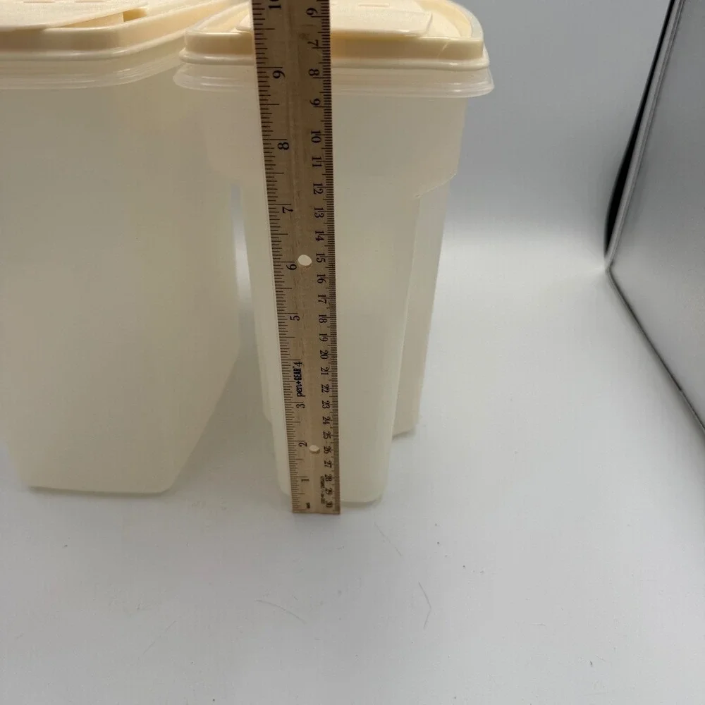 Rubbermaid Servin Saver 21 Cup Cereal Canister Set of 2 Vintage Almond 5.0L 0843